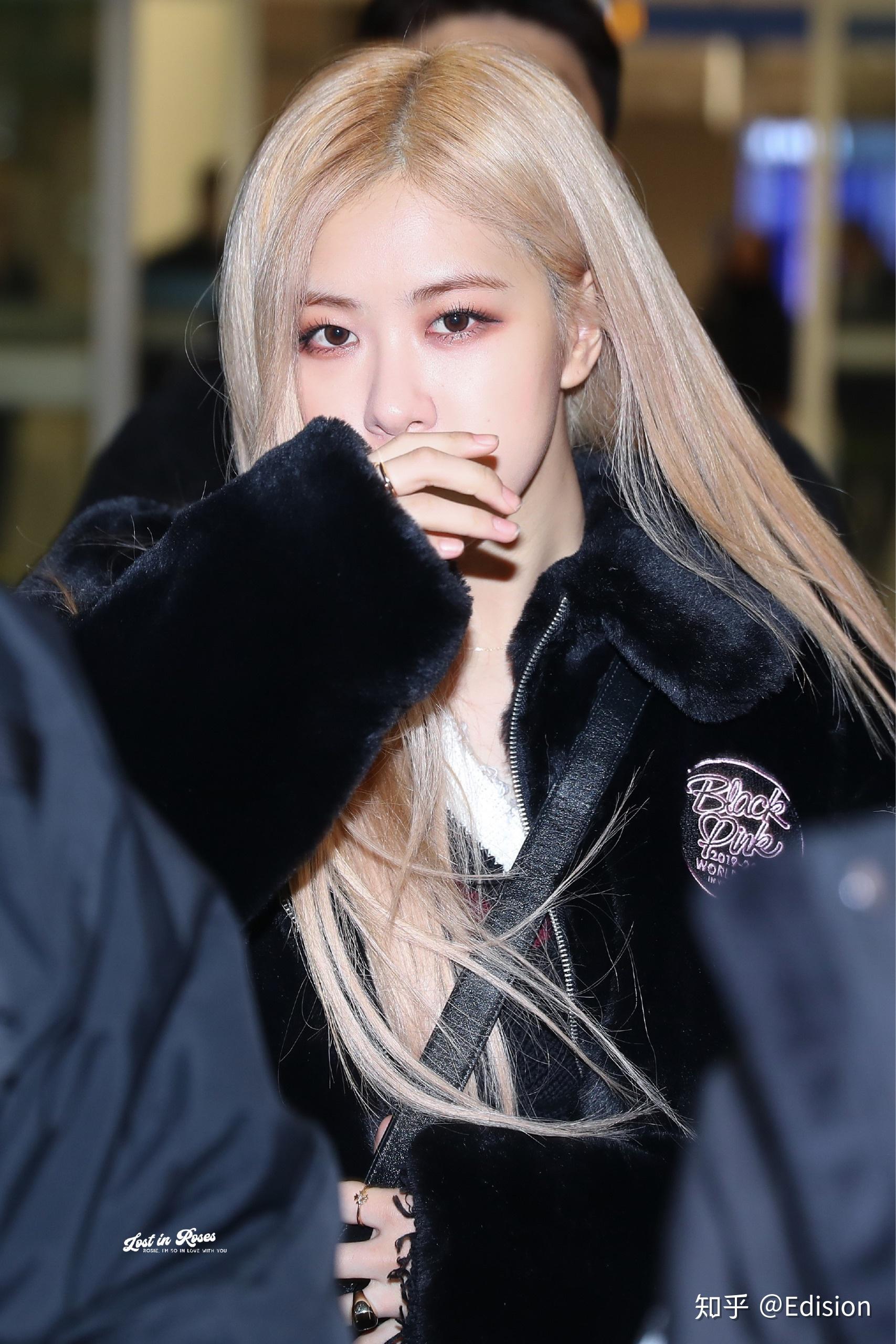 能详细介绍一下blackpink的rosie朴彩英吗