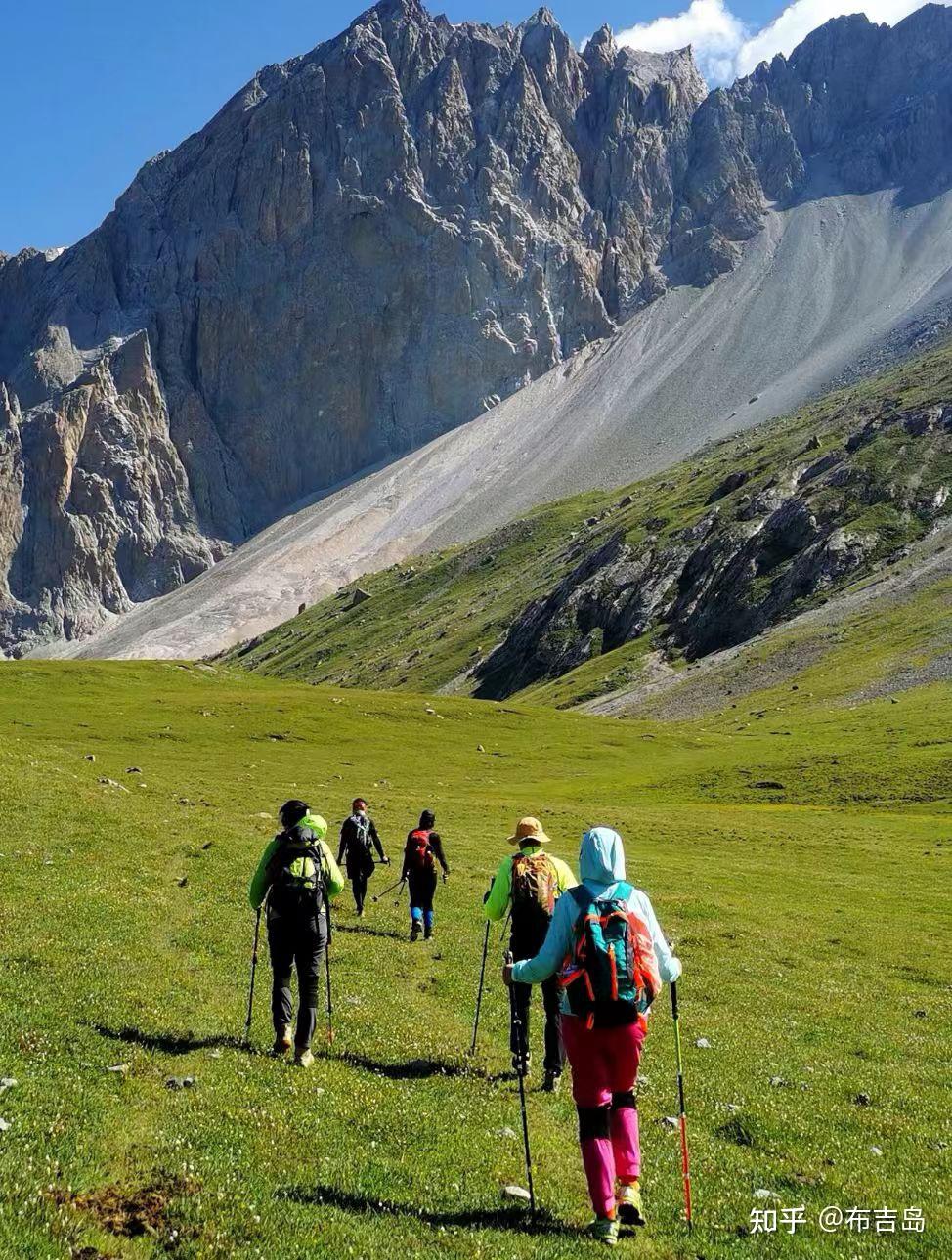 2025户外爱好者都用什么登山包？徒步1-3天容量选多少？徒步人的第一款30L登山包选哪家？伯希和云川登山包有哪些亮点？为什么户外人都喜欢背 ...