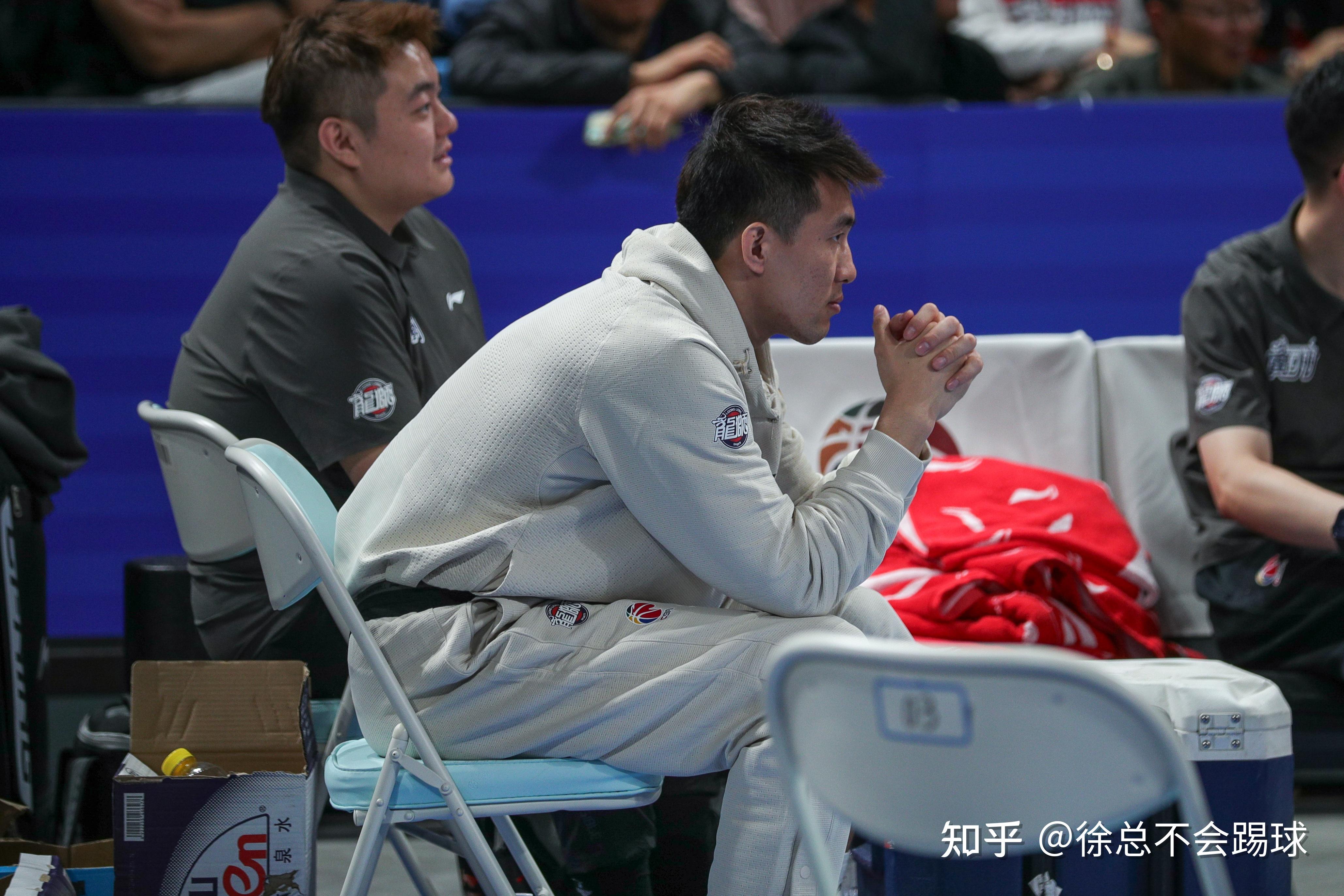 10月29日广州胜深圳郭艾伦25分7助攻时隔590天再砍20如何评价其表现