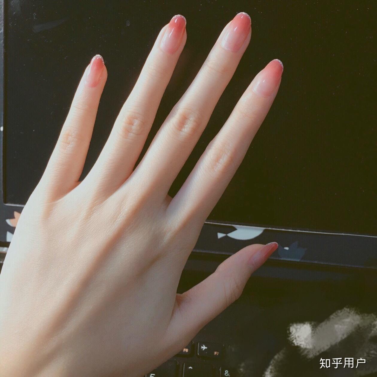 女生的手怎样变好看? - 知乎