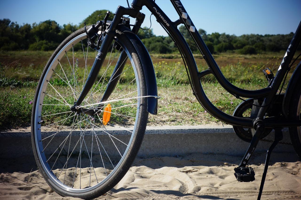 2. 亮光自行车漆