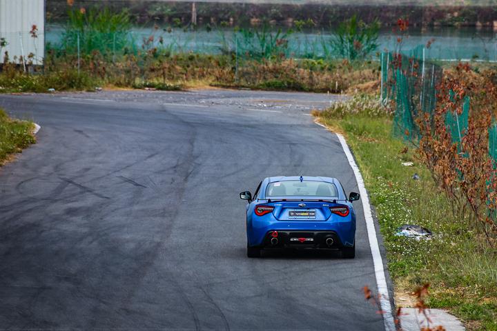 86BRZ的基础赛道练习解决方案 - 知乎