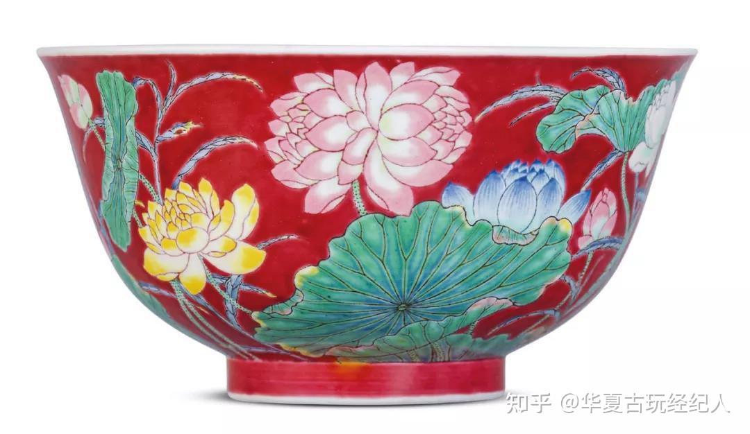 大清乾隆年制的珐琅彩，在过往的拍卖会上：它的身价飙升到百万甚至千万