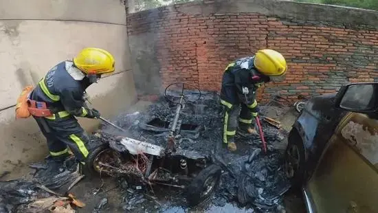 南京火灾事故系电动车违停引发防灾减灾莫让法规条文形同虚设