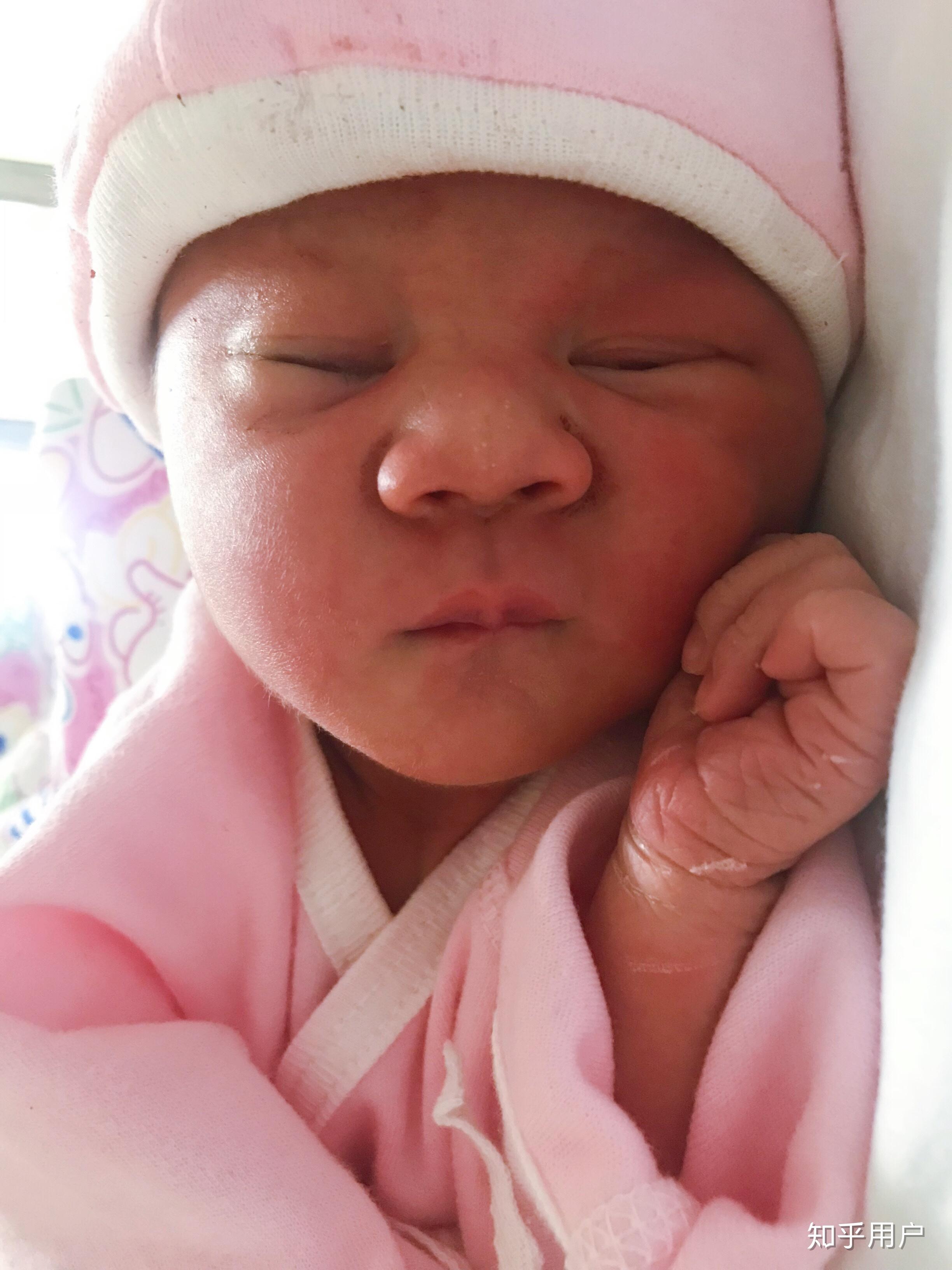 大家能晒一晒你们的宝宝婴儿时期的「丑照」吗?