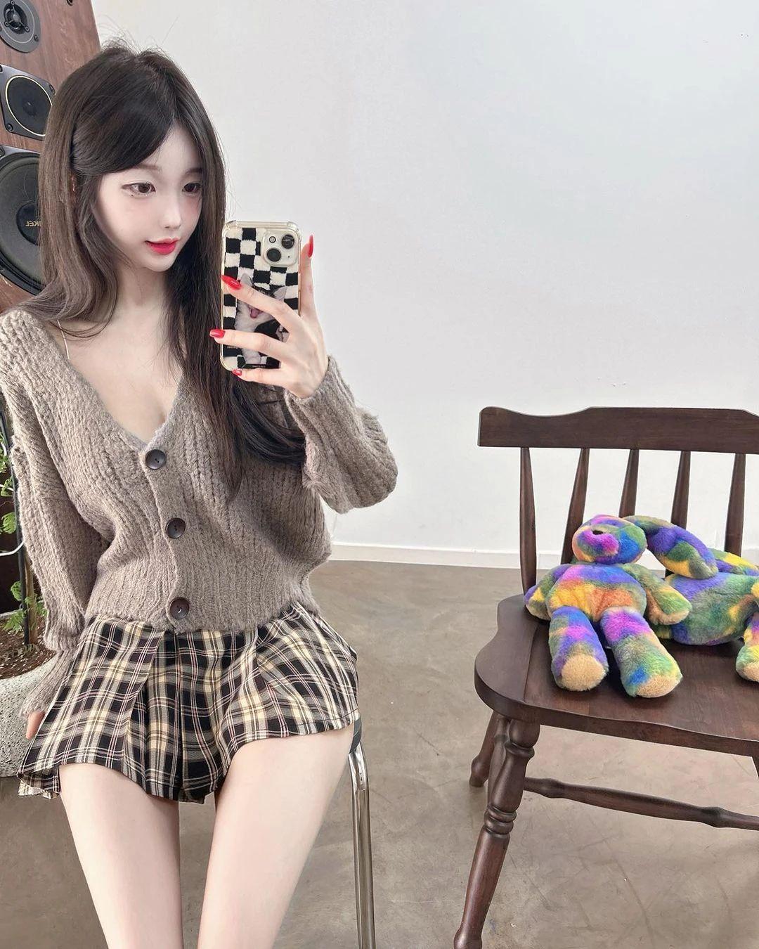 为什么女生爱穿短裙穿紧身的衣服被别人看不害羞吗