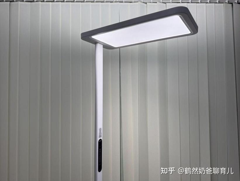 霍尼韦尔灯质量很差吗?书客、霍尼韦尔、米家护眼大路灯测评对比 - 知乎