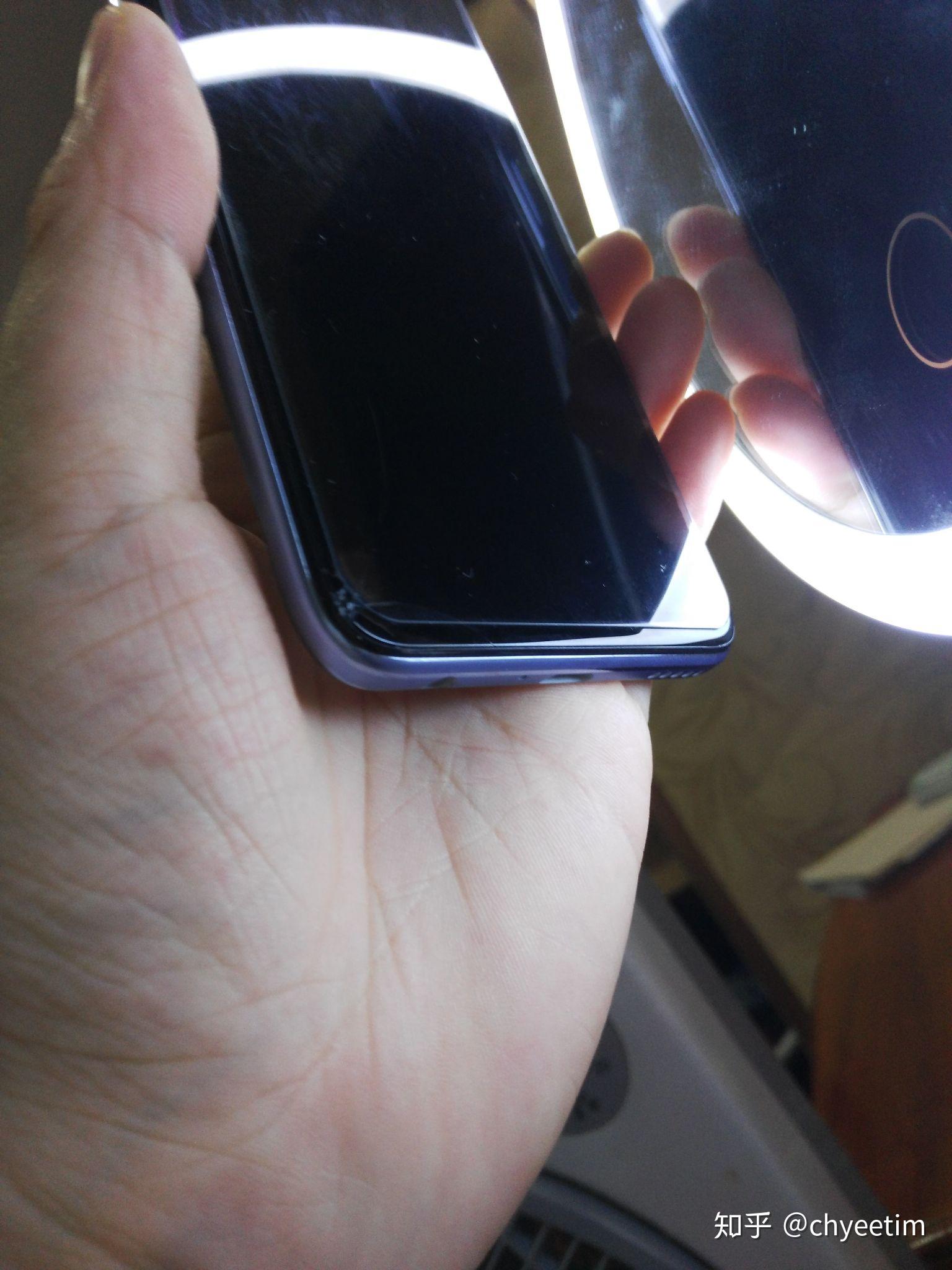 华为nova7se新买第二天 外屏左下角碎了 有必要换吗 ?