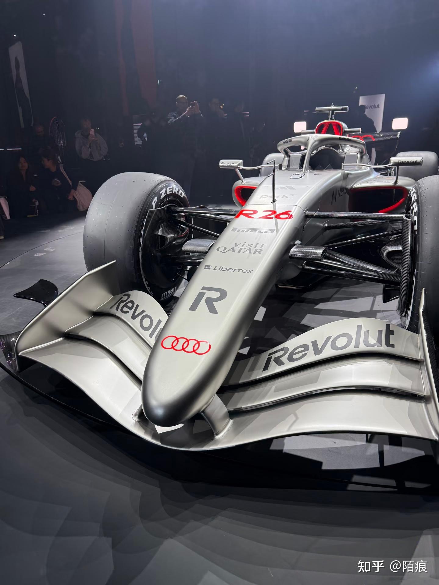 奥迪F1首车R26亮相 千匹混动+红标四环 - 知乎