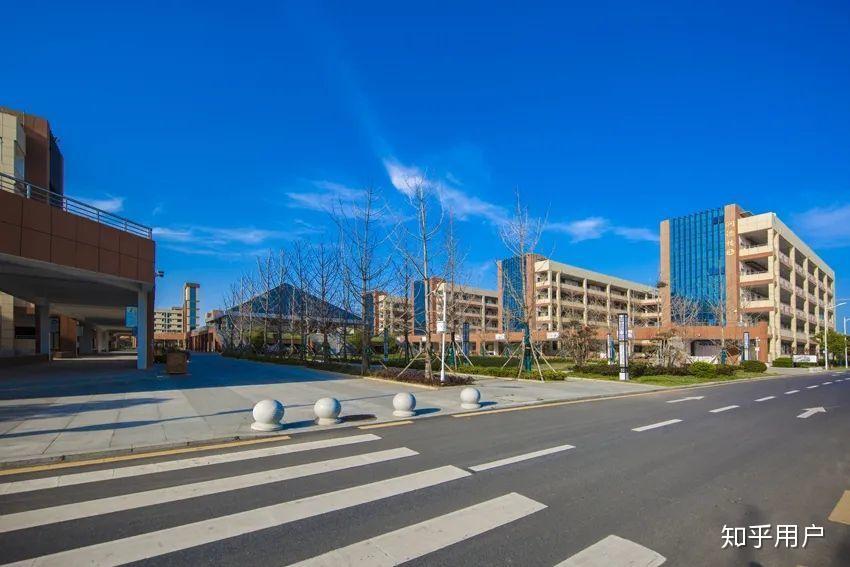 襄阳市一中是否已经被襄阳三中远远的甩在了身后