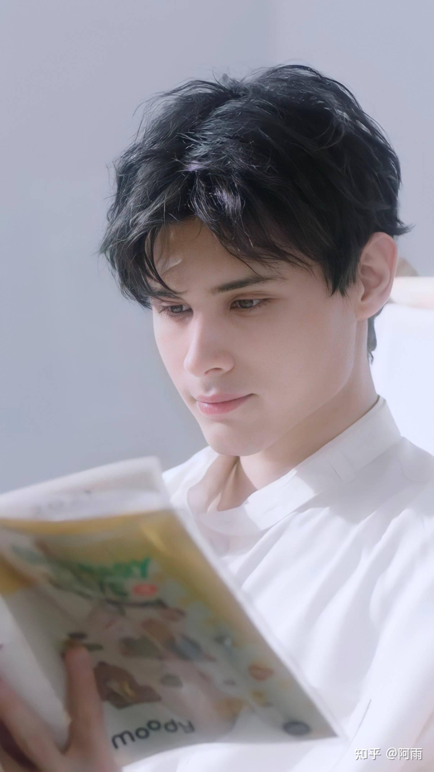 为什么你们都觉得利路修长得帅而我始终get不到他的颜