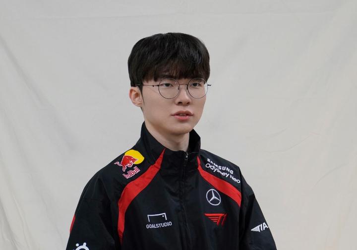 雷竞技资讯faker误将大黄认成晴天排位遭tes上单坑笑说能原谅