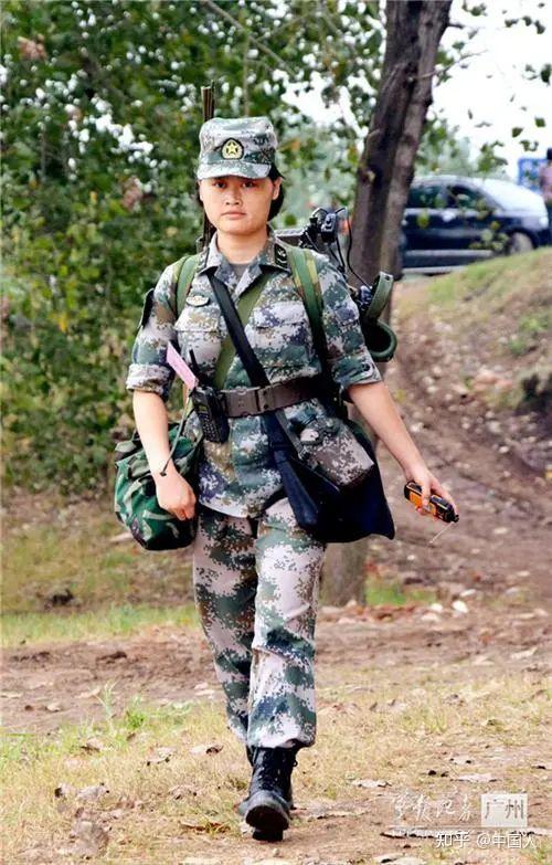 为什么台军女兵着军装要穿高跟鞋