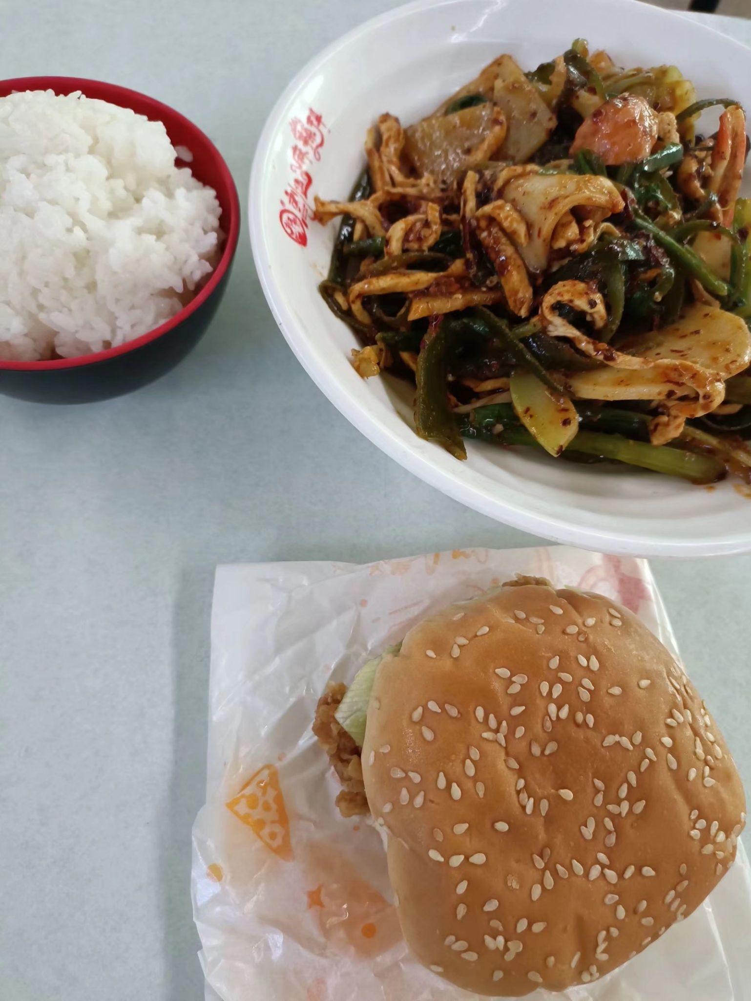 一句话描述陕西师范大学的食堂有多好吃