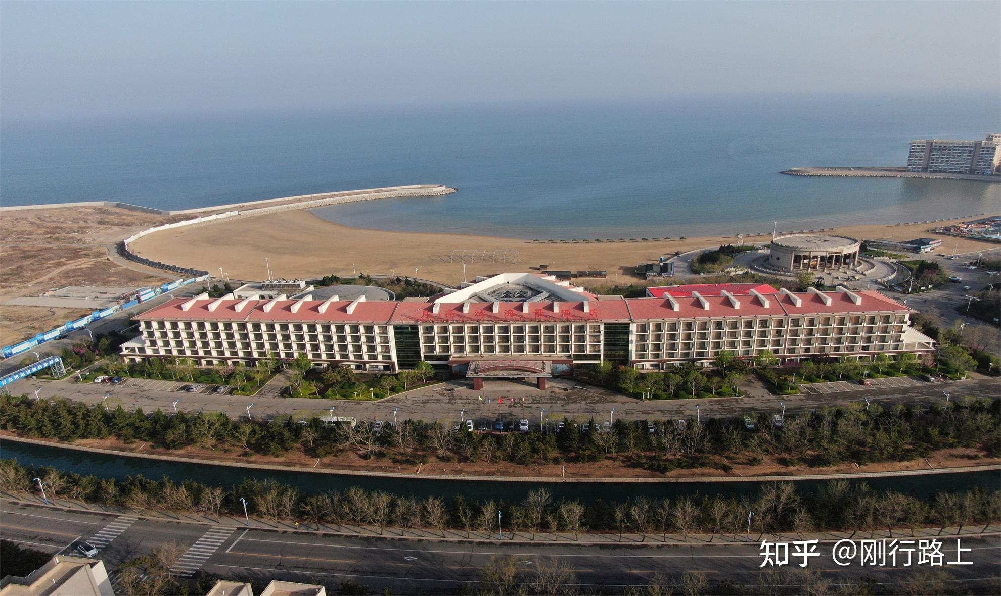 夏日总要去一趟山东龙口月亮湾的海滨沙滩吧 - 知乎
