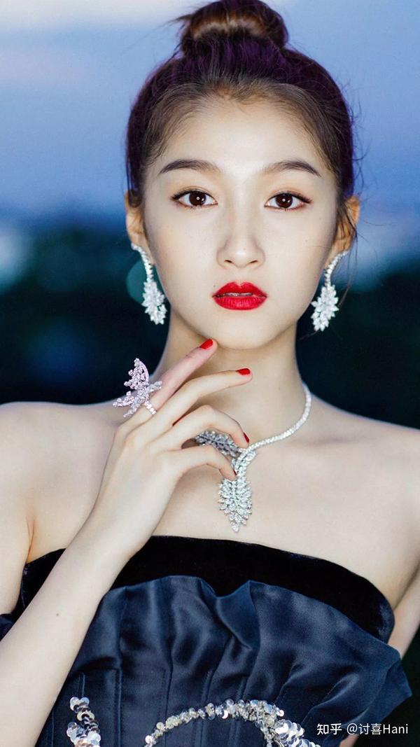 怎样评价关晓彤的长相?