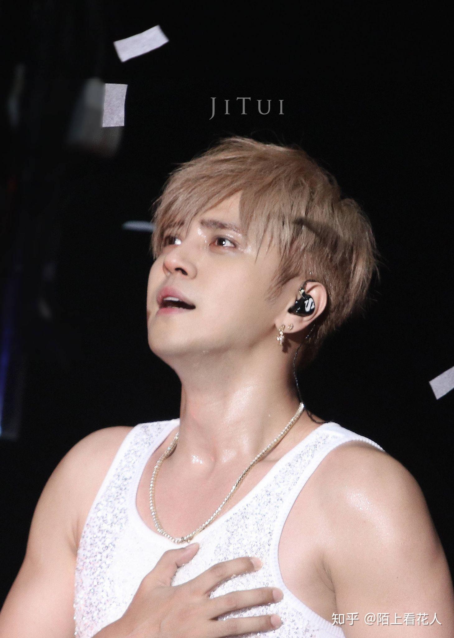 有没有罗志祥的高清无水印照片能不能分享一下打算用来做照片墙的