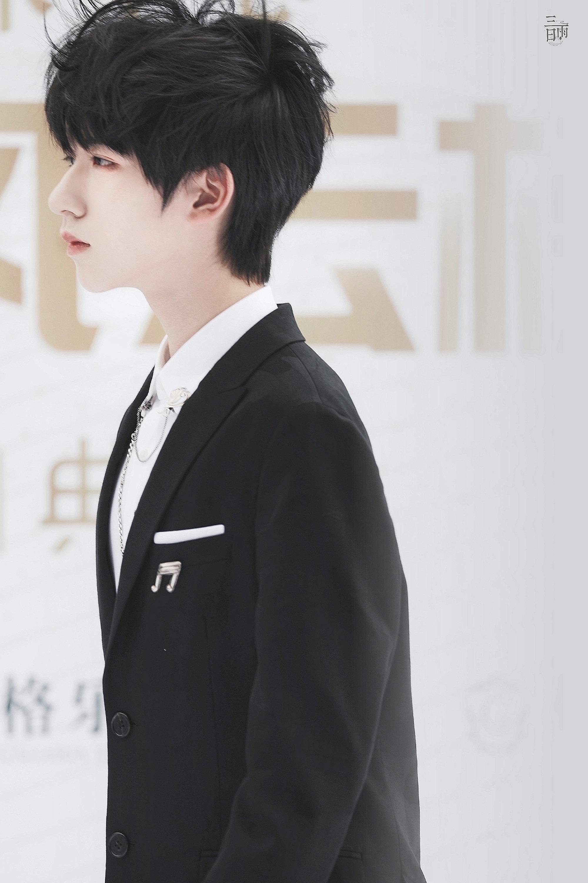 有没有贺峻霖那种很仙特别显清冷感图呀? - 知乎