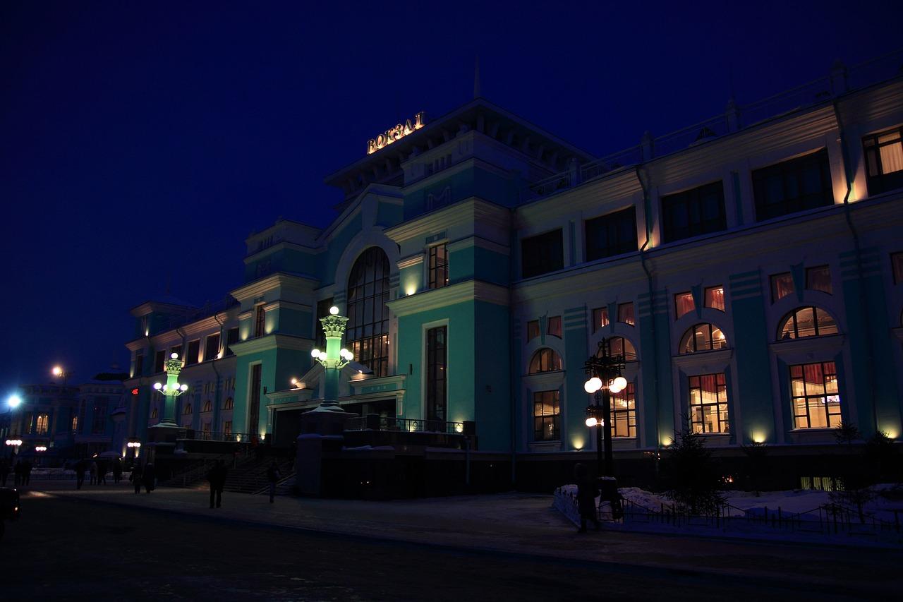 2. 近石油路地铁站