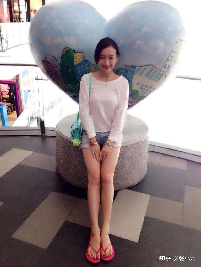 为什么部分广州女生喜欢光脚穿拖鞋上街呢