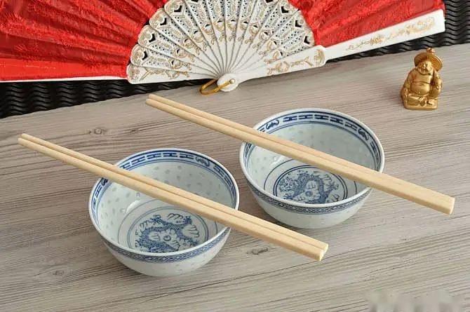 筷子为什么不能横放在碗上? - 知乎