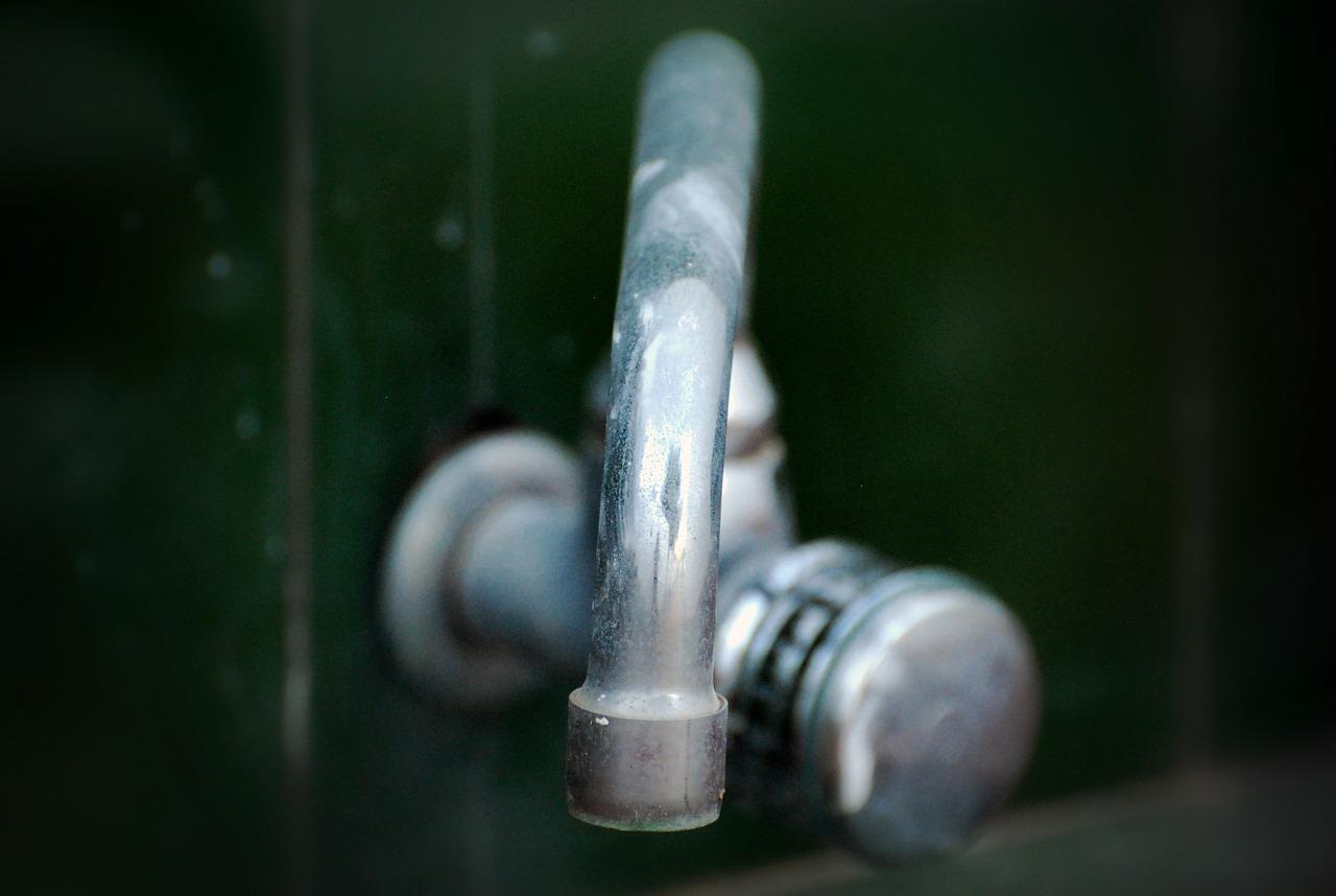 4. 水晶框墙饰安装