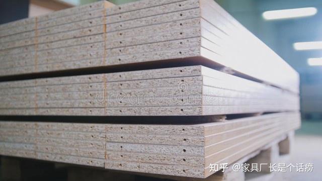 多层板、颗粒板、欧松板、实木…全屋定制到底该选哪种材质？ - 知乎