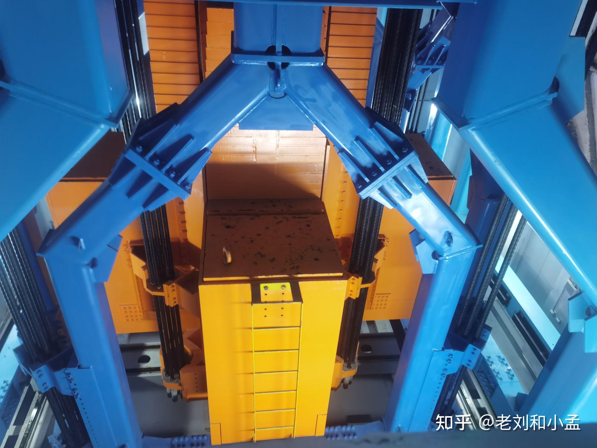 为什么超高层大厦比如深圳平安国际金融中心能纹丝不动,是风阻尼器的