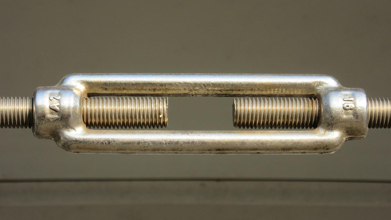 膨胀螺丝如何去除