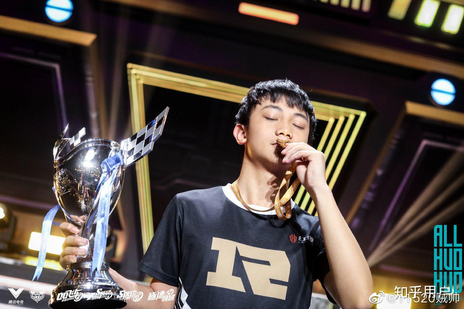 如何看待qq飞车s联赛中的rngm云海这名选手?