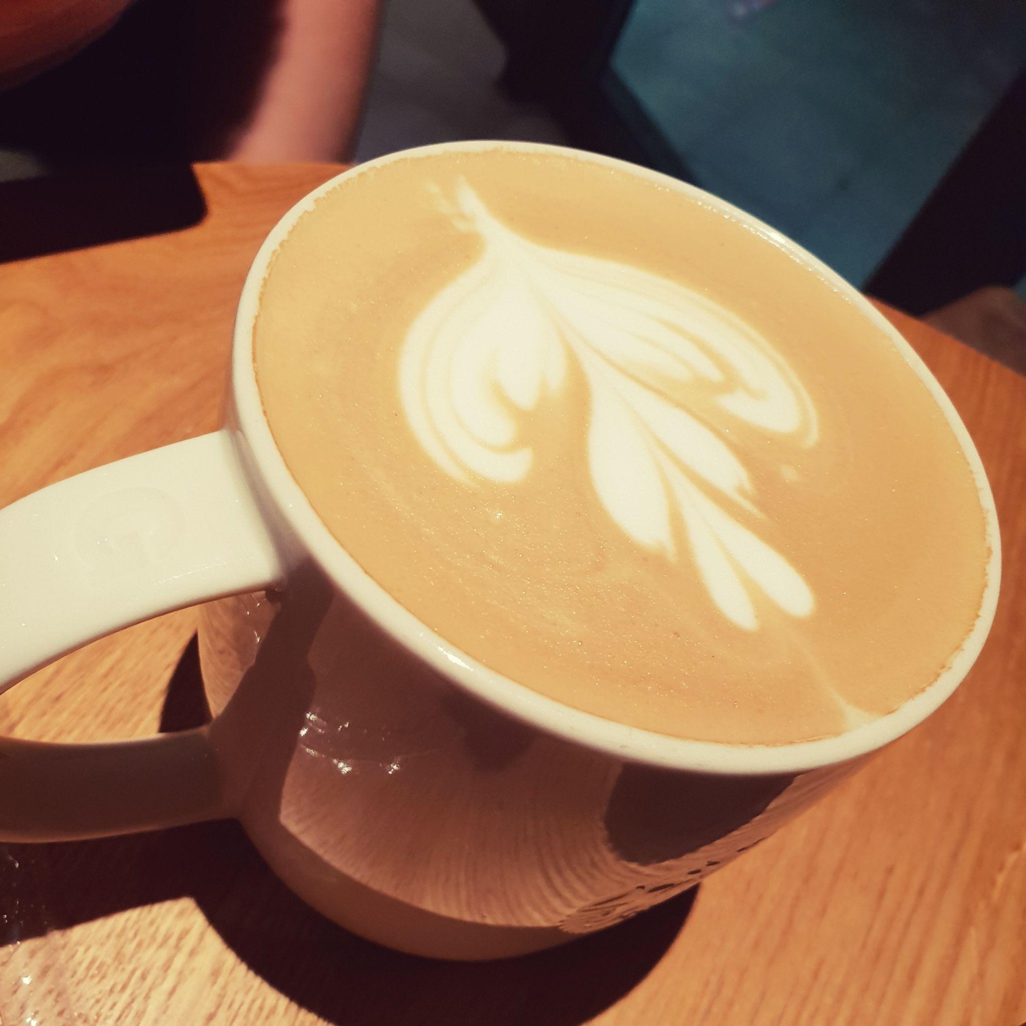 你怎样看买一杯星巴克发朋友圈