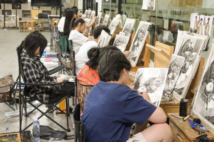 武汉画室——画室选择大的好还是小画室 - 知乎