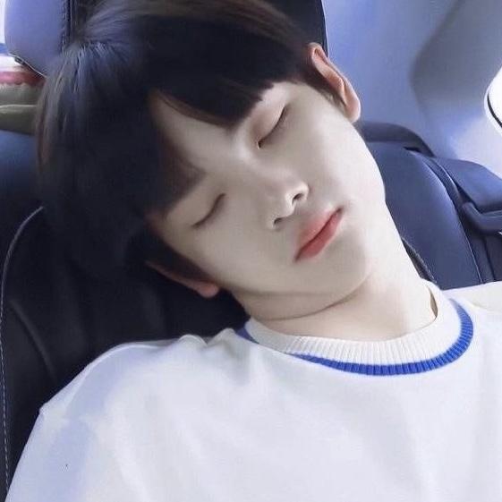 有没有周震南可爱的照片求求各位大佬帮帮忙