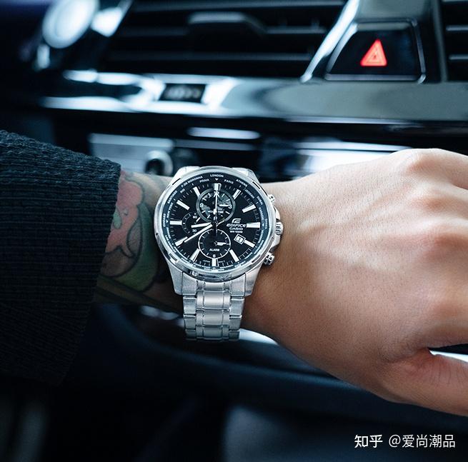 手表表壳表带优选金属材质特制而成,具备抗刮耐磨损实际效果和细致丝