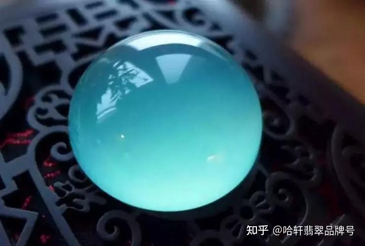 哈轩翡翠」高颜值的天青冻酷似天空蓝翡翠，普通人该如何分辨？ - 知乎