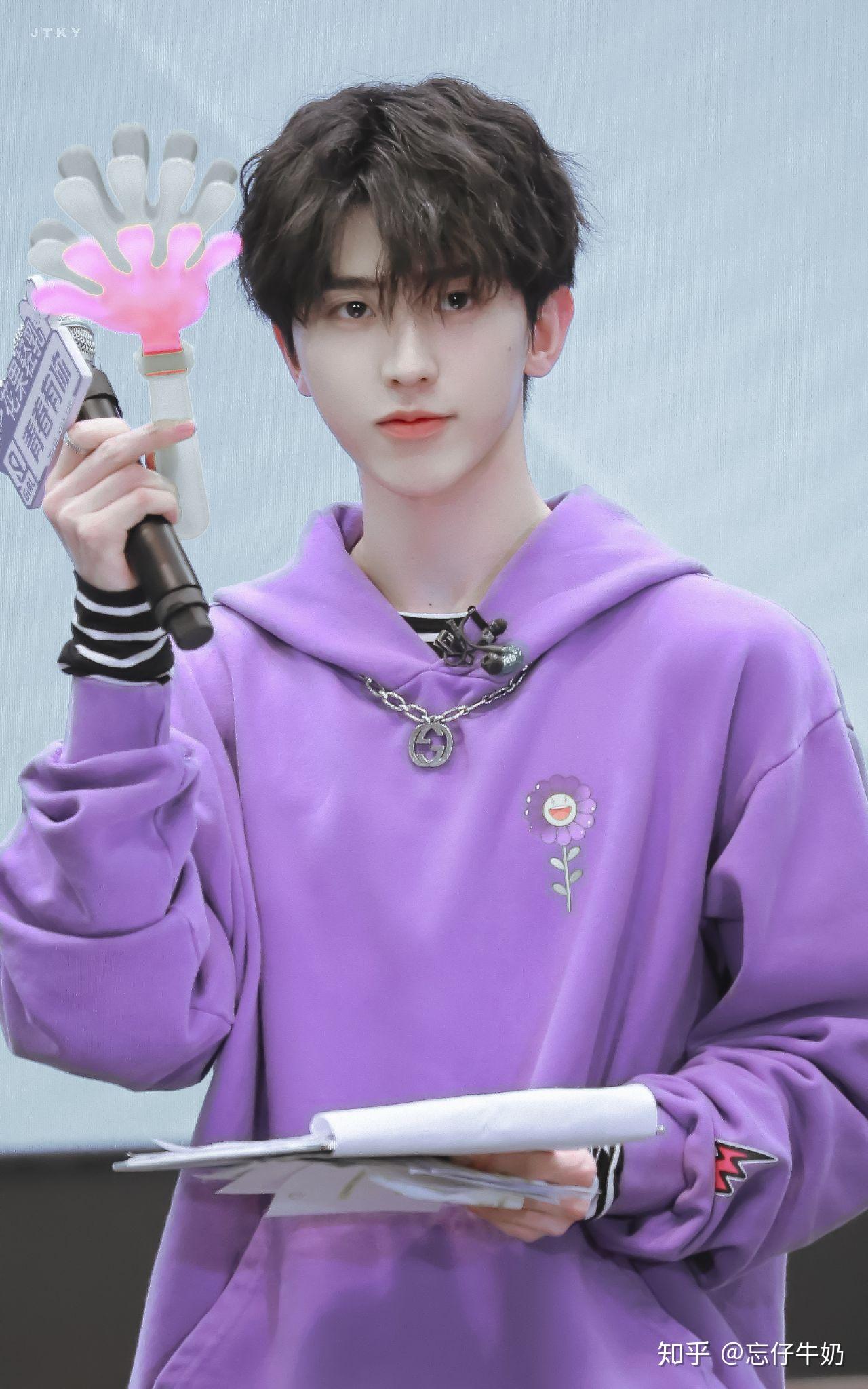 有没有坤坤好看的照片呢