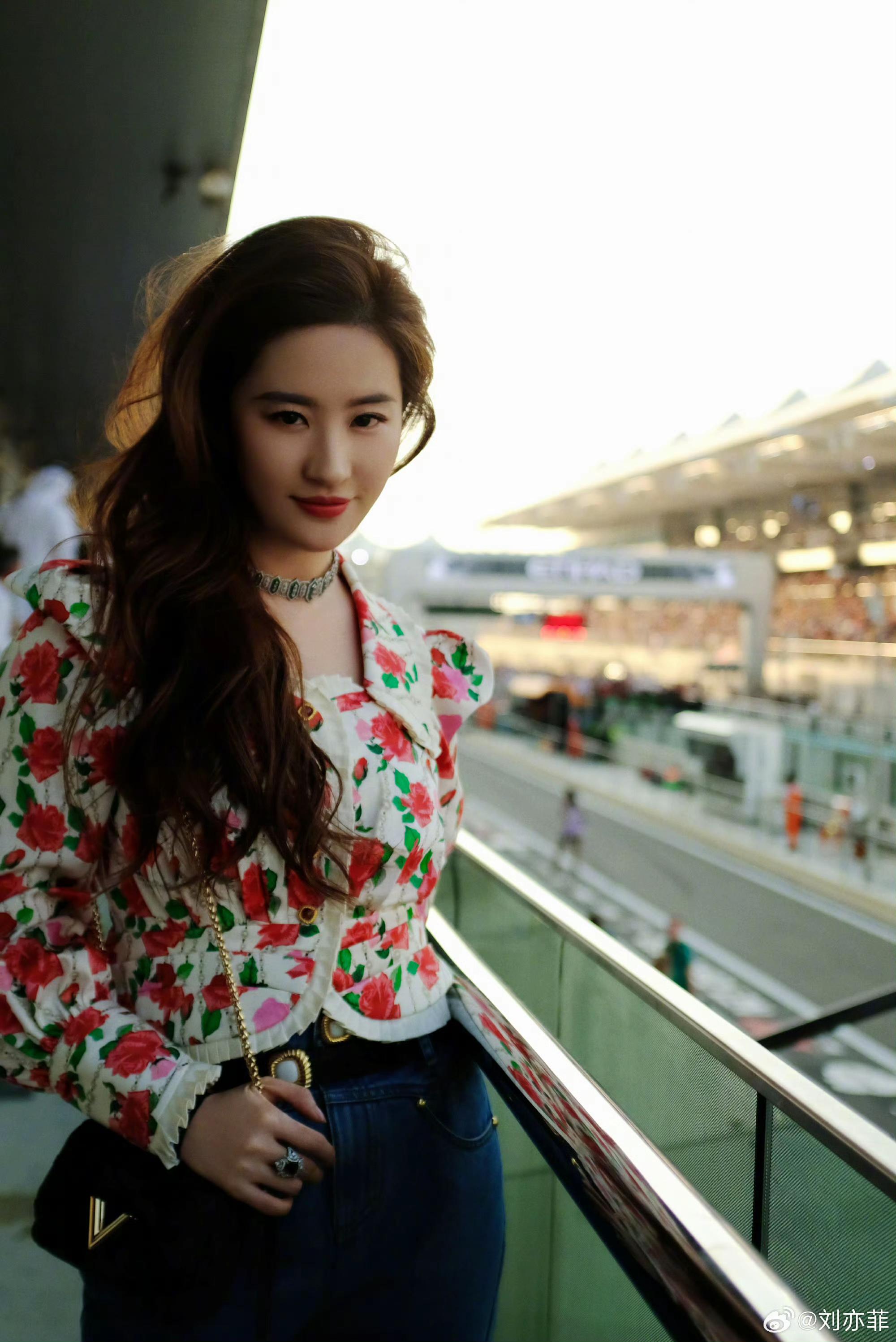 刘亦菲如今还算绝色吗? - 知乎