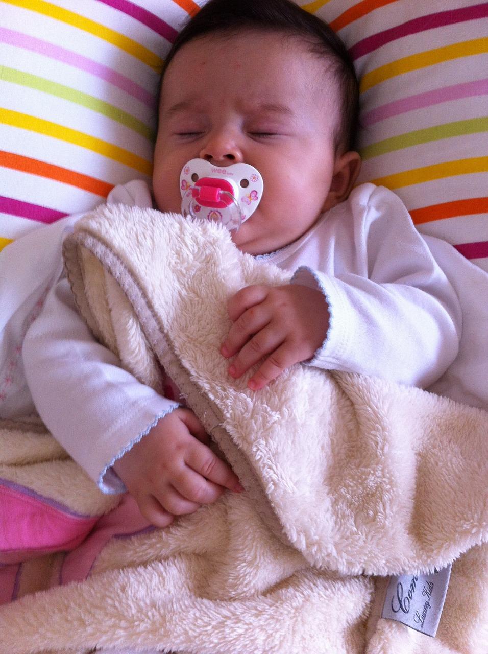 4. 婴儿房温控技巧