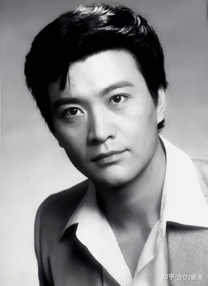 80年代风头无双的周里京，他的“沉没”，是娱乐圈的悲哀与损失 - 知乎