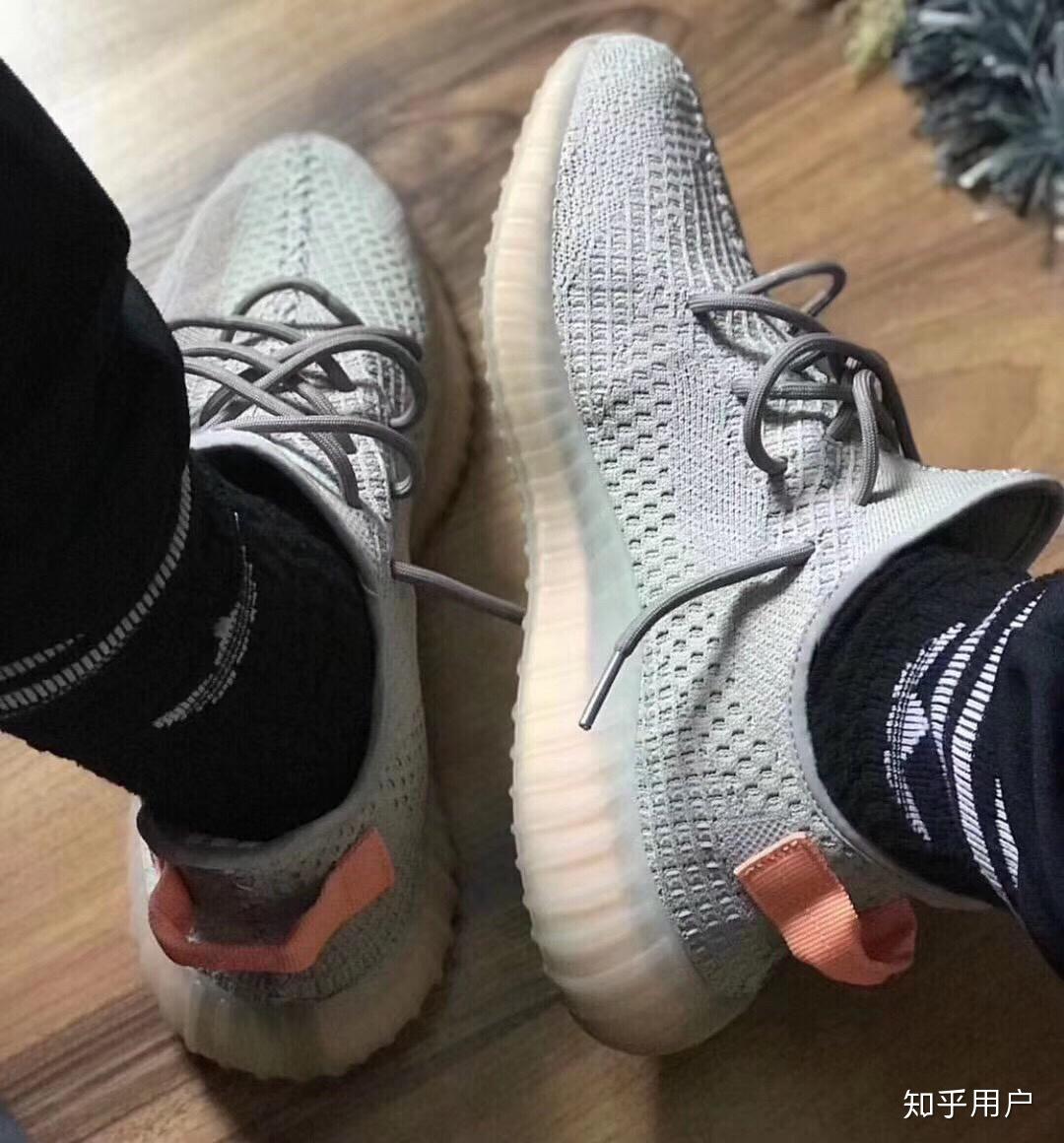 請問yeezy350v2這次發售的美洲亞洲歐洲三雙限定你最喜歡哪雙為什麼