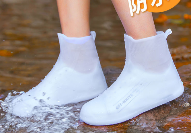 雨鞋套推荐几款下雨必备战靴"防水小斗士"湿漉漉的鞋子,袜子紧贴皮肤