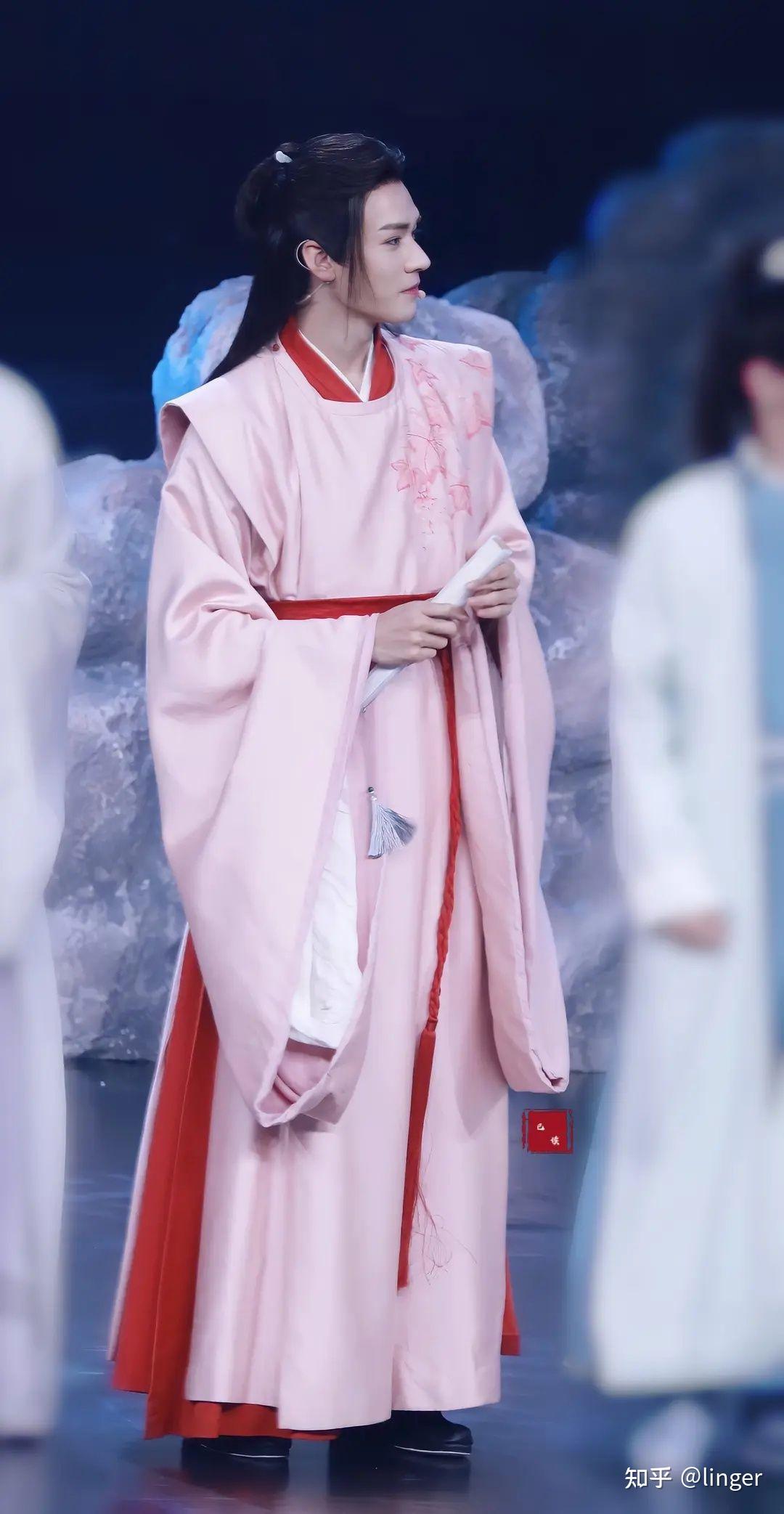 为什么现在古装剧的衣服看起来都很贵但山河令的服化道确给人眼前一亮