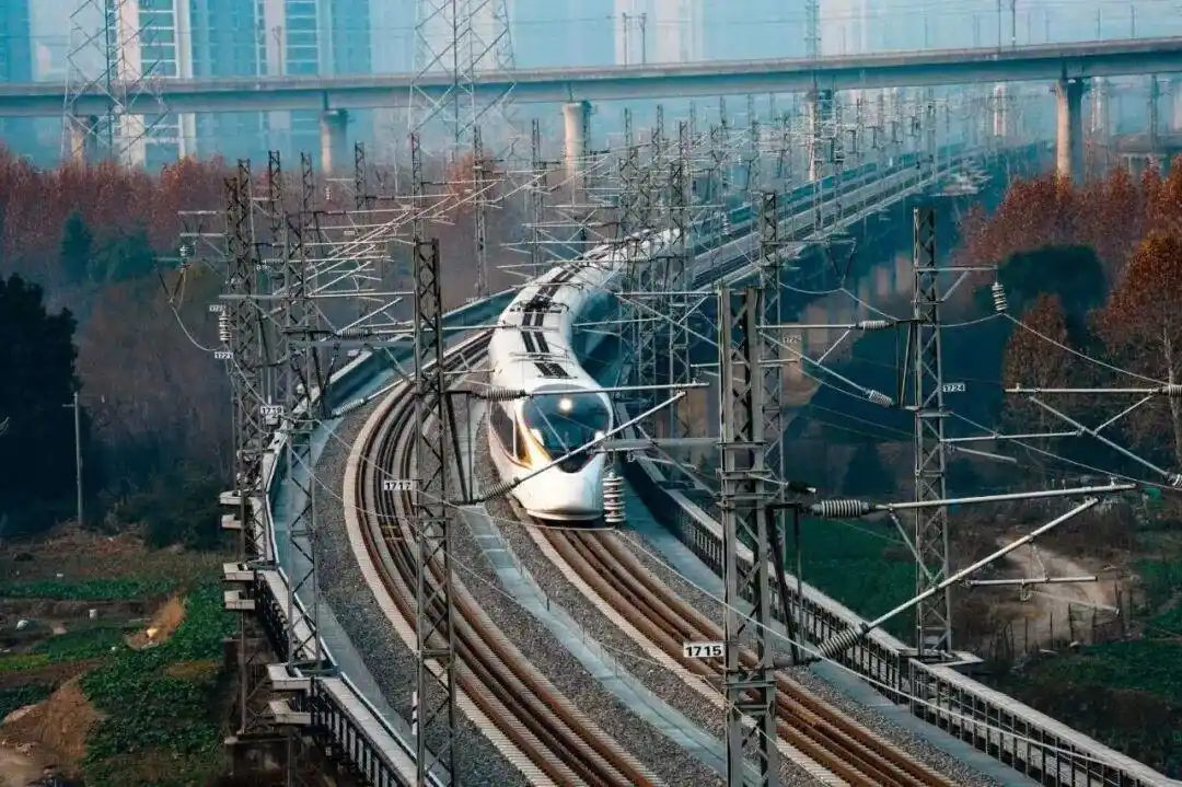 全国高铁干线调价持续，京沪高铁宣布涨价 20%，二等座可超 800 元，从经济角度如何看这一商业动作？