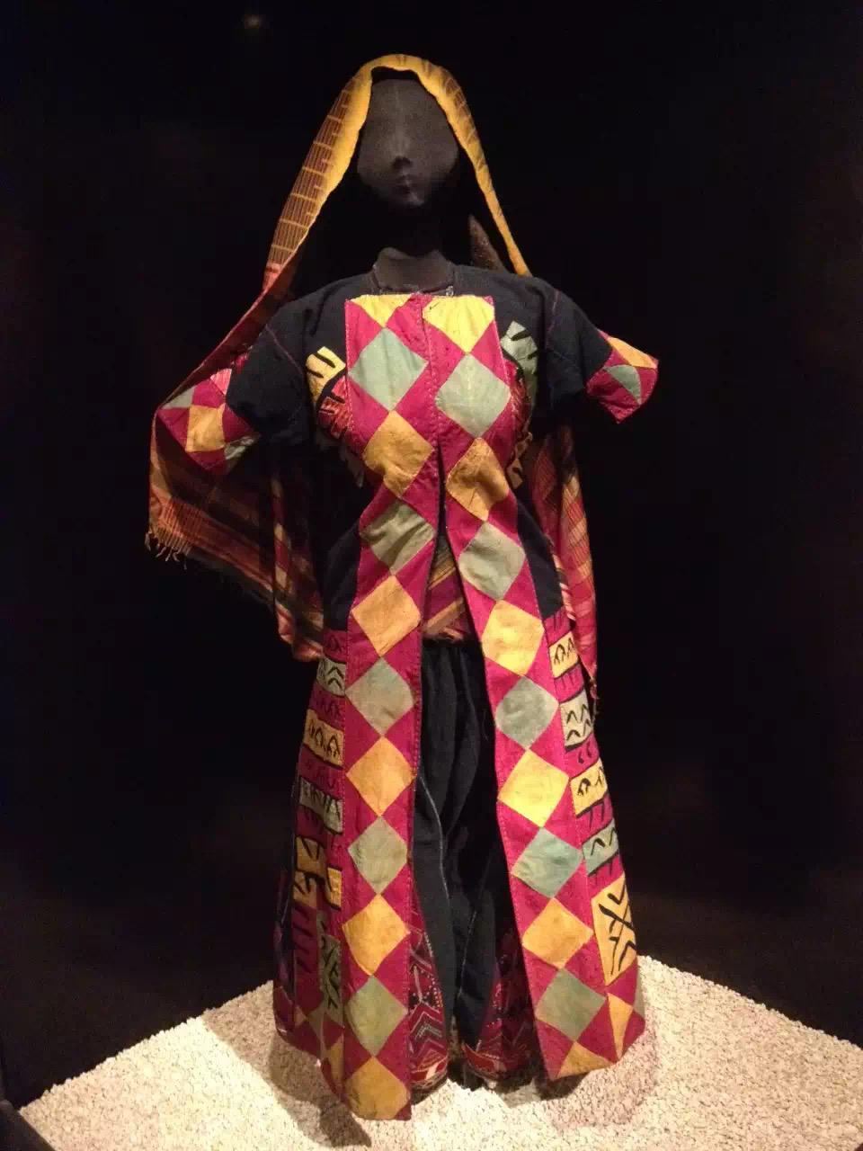 阿拉伯的女性都戴面纱那阿拉伯男人怎么挑选老婆?怎么知道好不好看?