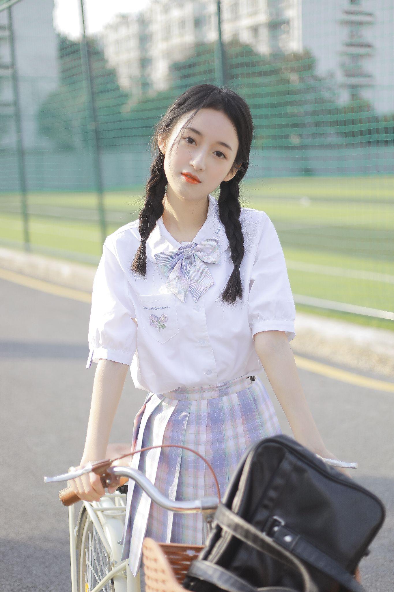 关注问题 67 写回答 登录/注册 制服(uniform) lolita服饰 jk制服