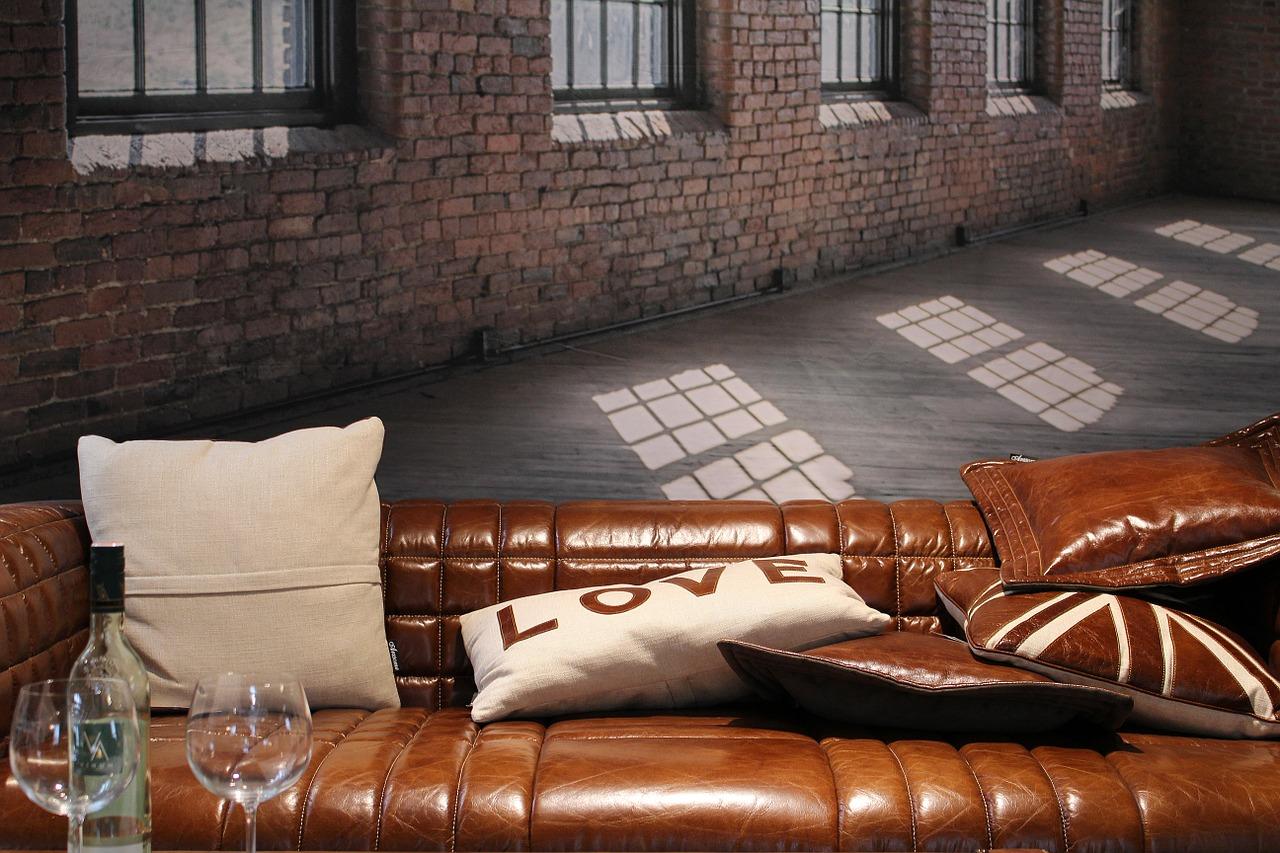 蓝色沙发怎么装饰