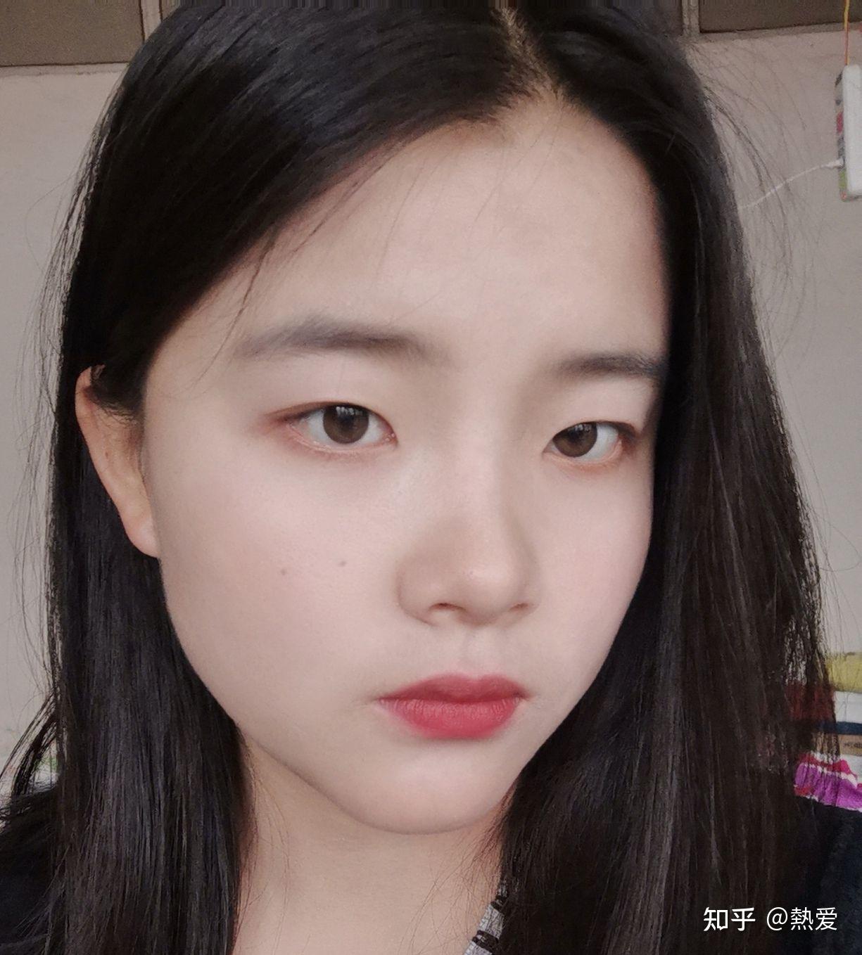 鼻梁塌的女生真的很丑吗