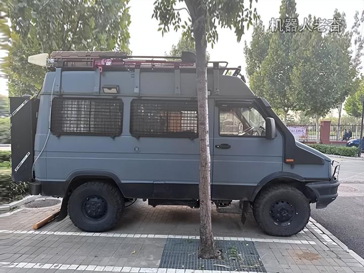 打造硬派房车依维柯2045改装露营车旅行设计越野床车自驾游