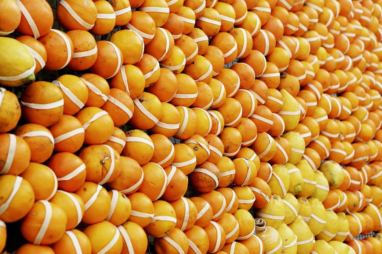 电视墙两头放什么好看