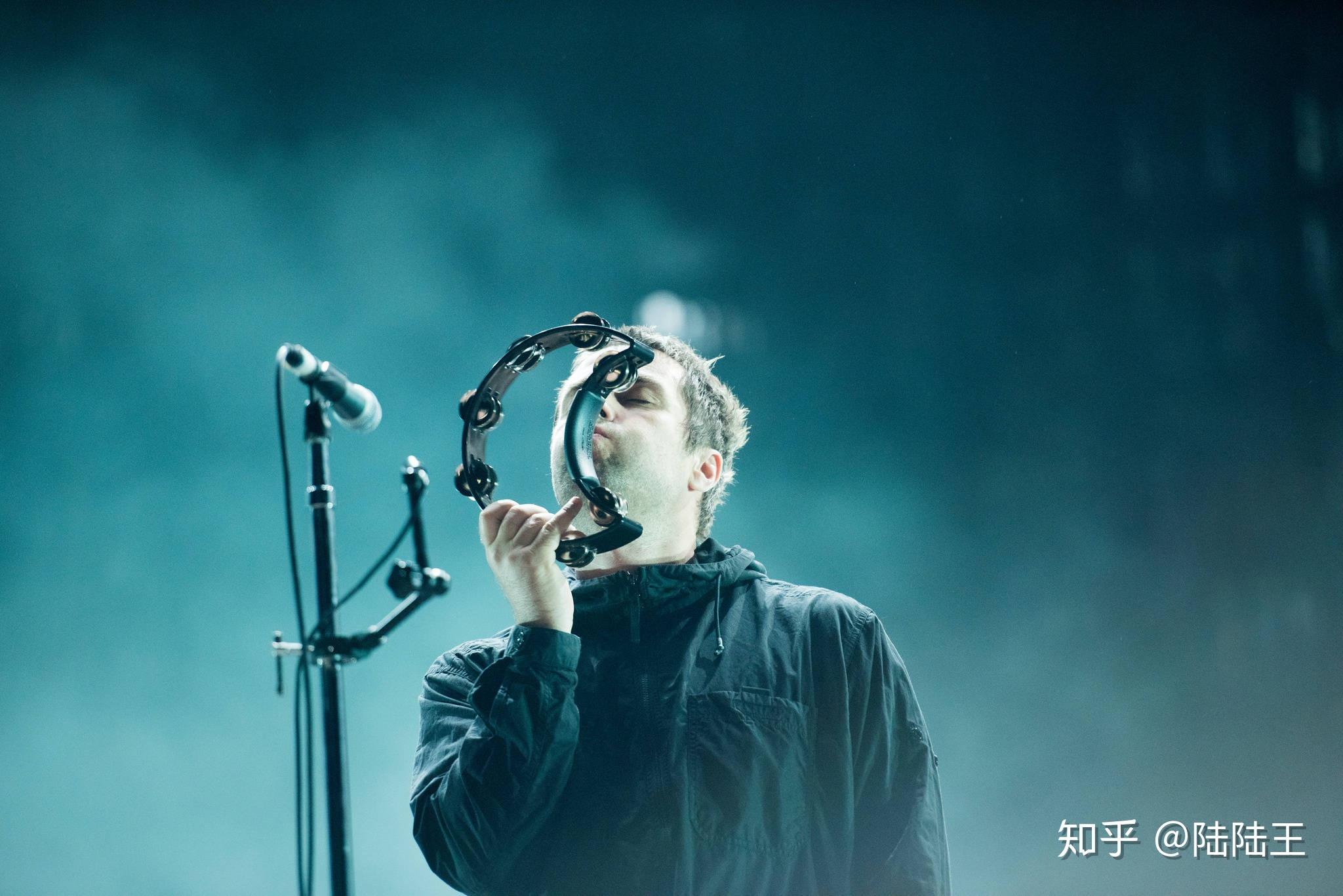 如何评价oasis主唱liam的颜值